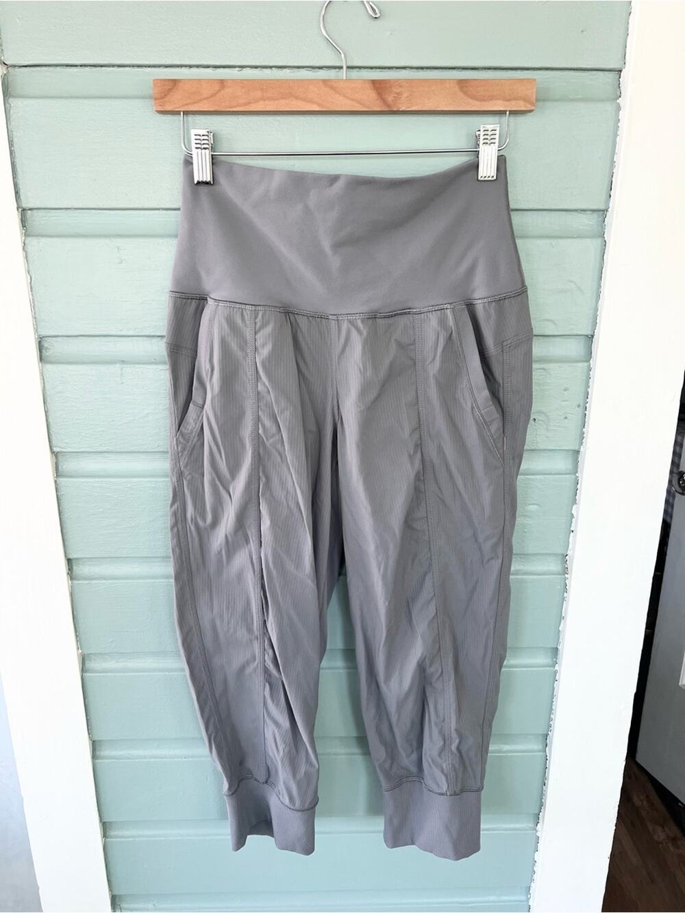 Lululemon dance studio crop grey workout gym legging pants running lounge size 6